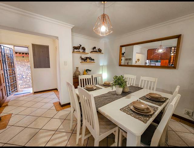 3 BEDROOM DUPLEX FOR SALE IN DIE HOEWES